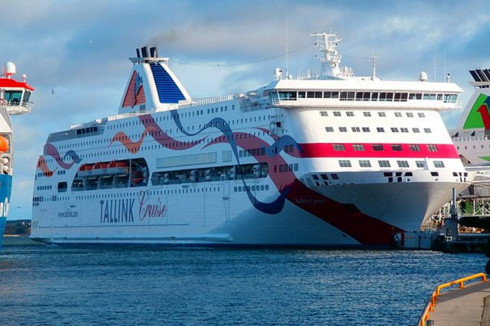 Baltic Queen Ramp Aftonbladet: Drogpåverkad man tog sig in i Baltic Queens maskinrum via ...